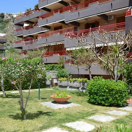 Apartamento Your In Letojanni